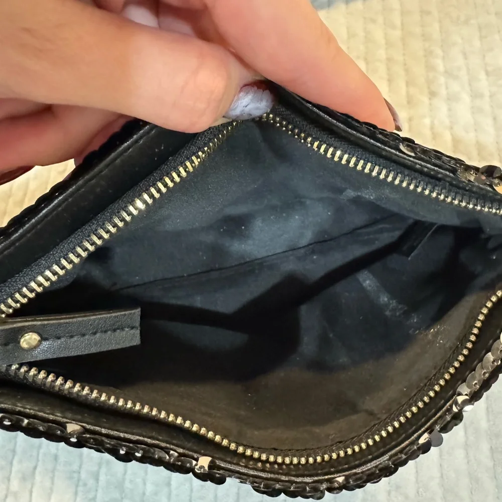 🟡3/$15 DEAL! Victoria's Secret Gold and Black Sequin Cosmetic Bag